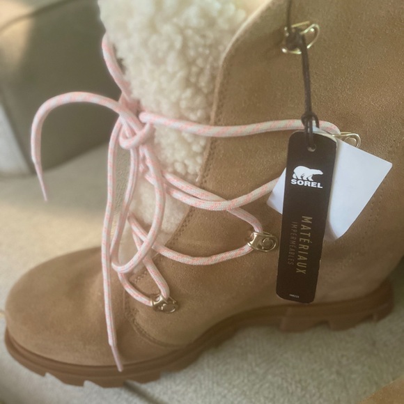 NEW Sorel Boots Size 9 - Picture 2 of 6